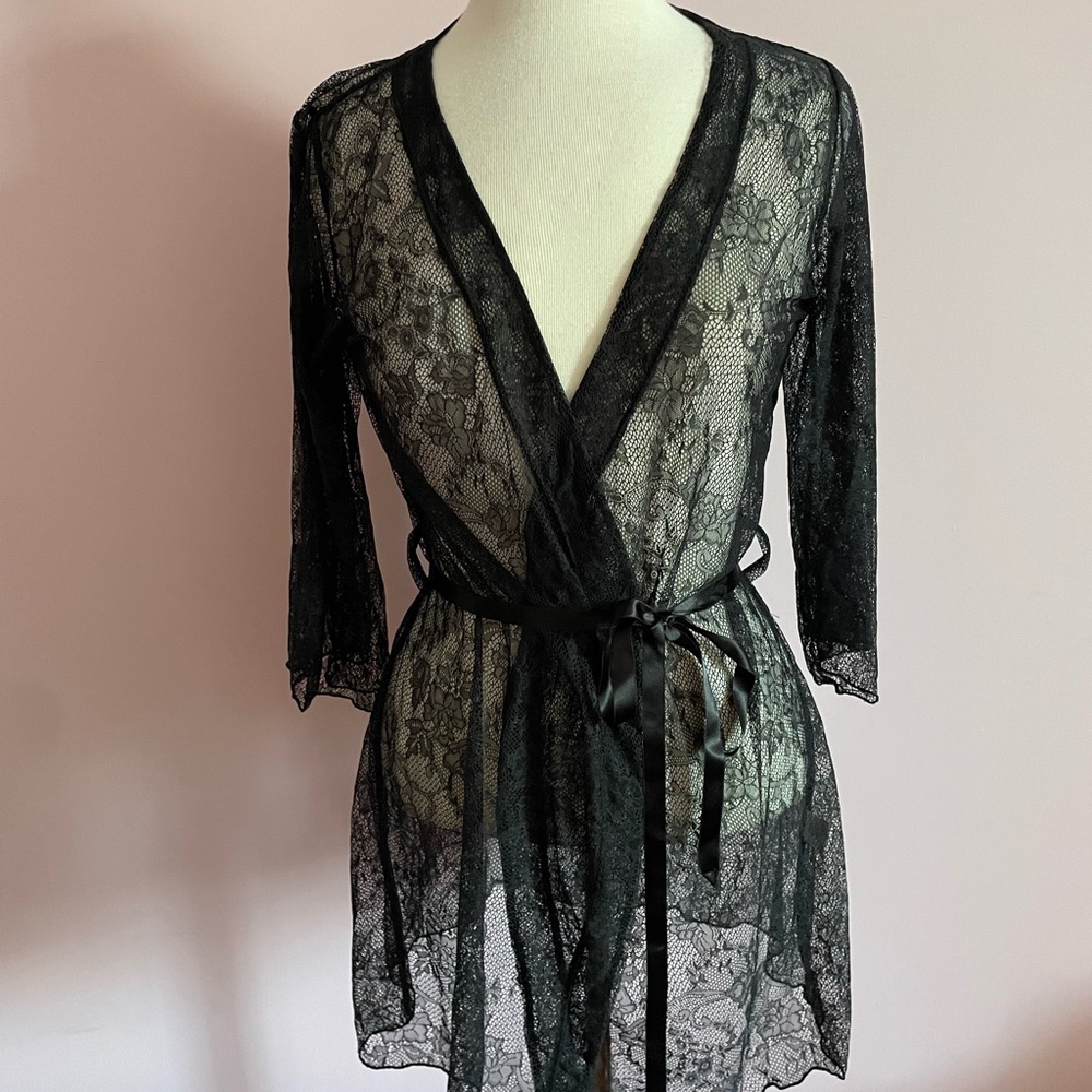 CHANGE Black Lace Robe